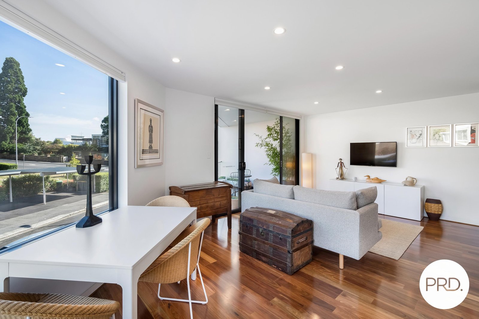 4/417 Sandy Bay Road SANDY BAY 16