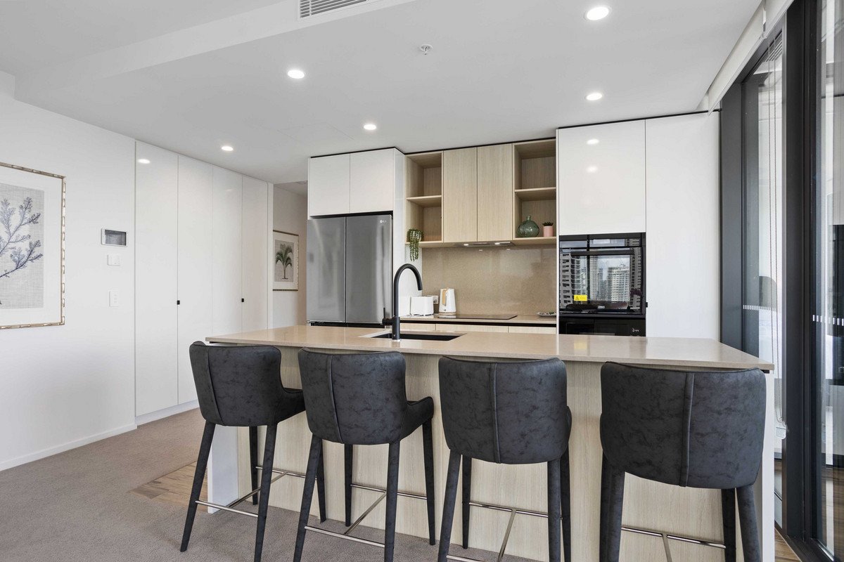 44/1969-1971 Gold Coast Highway Burleigh Heads 3