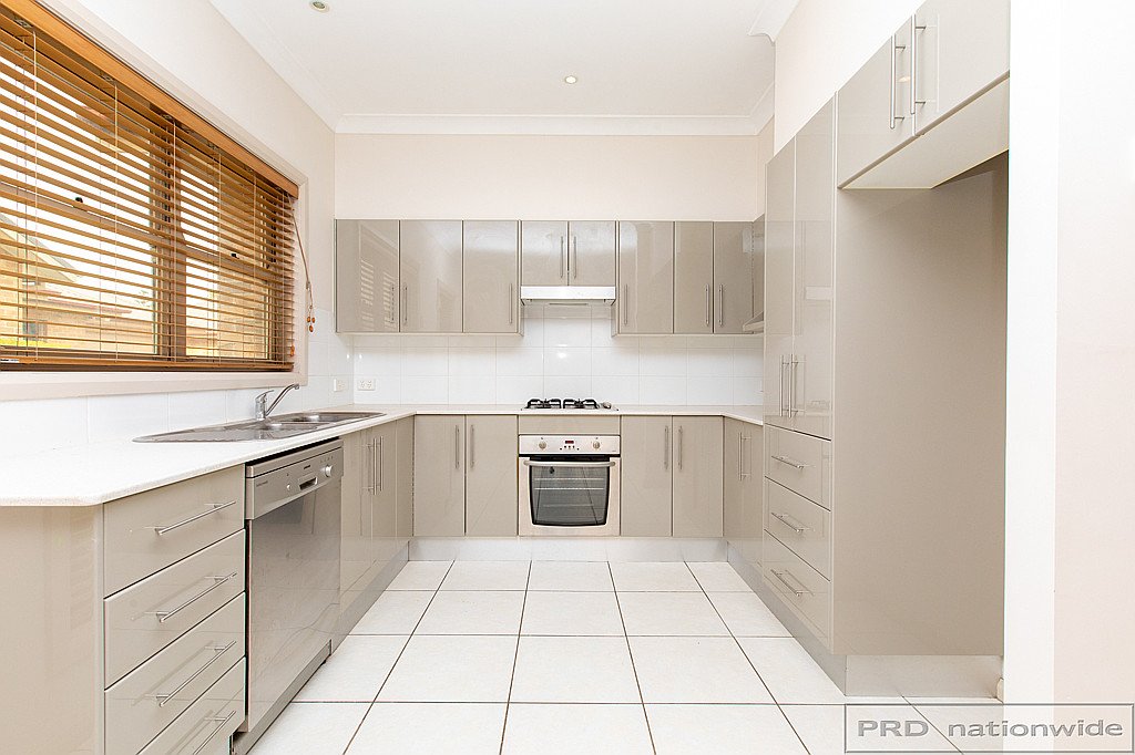 4/42-44 Bonar Street MAITLAND 3