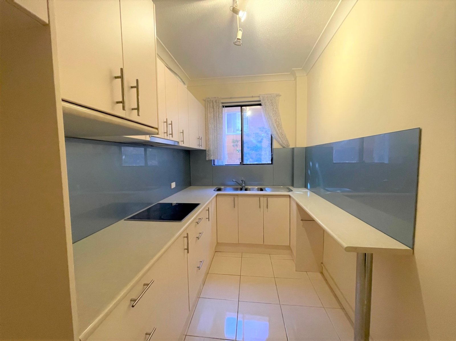 4/42-44 Robertson Street KOGARAH 3