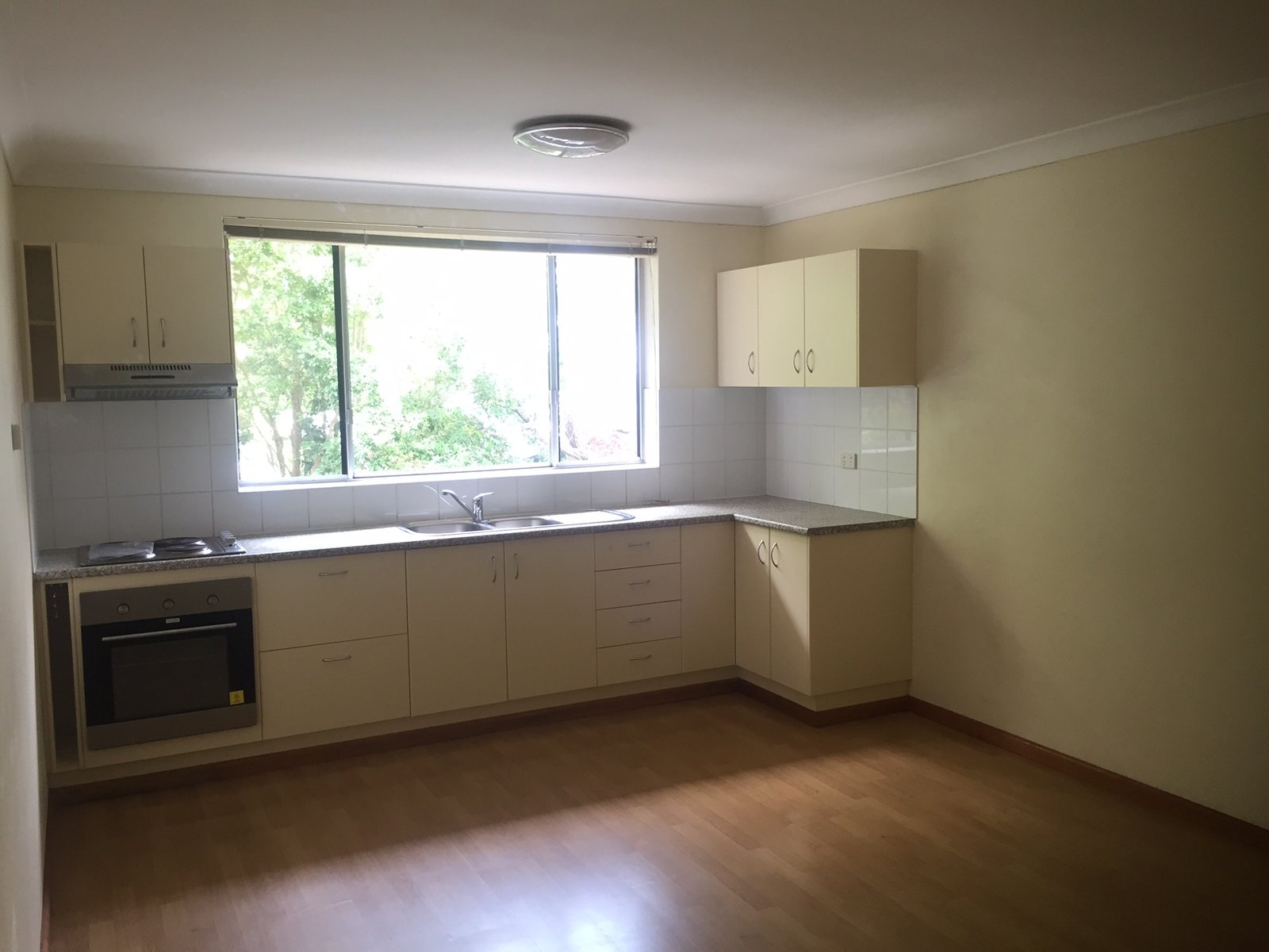 4/42 Love Street NORTHGATE 2