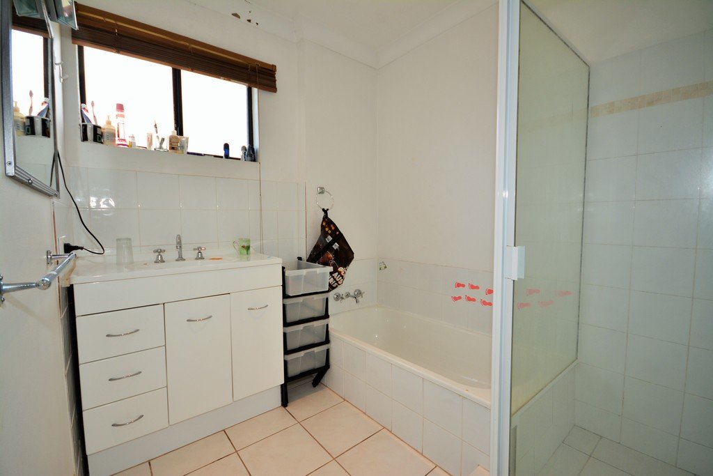 4/43 Duet Drive MERMAID WATERS 8