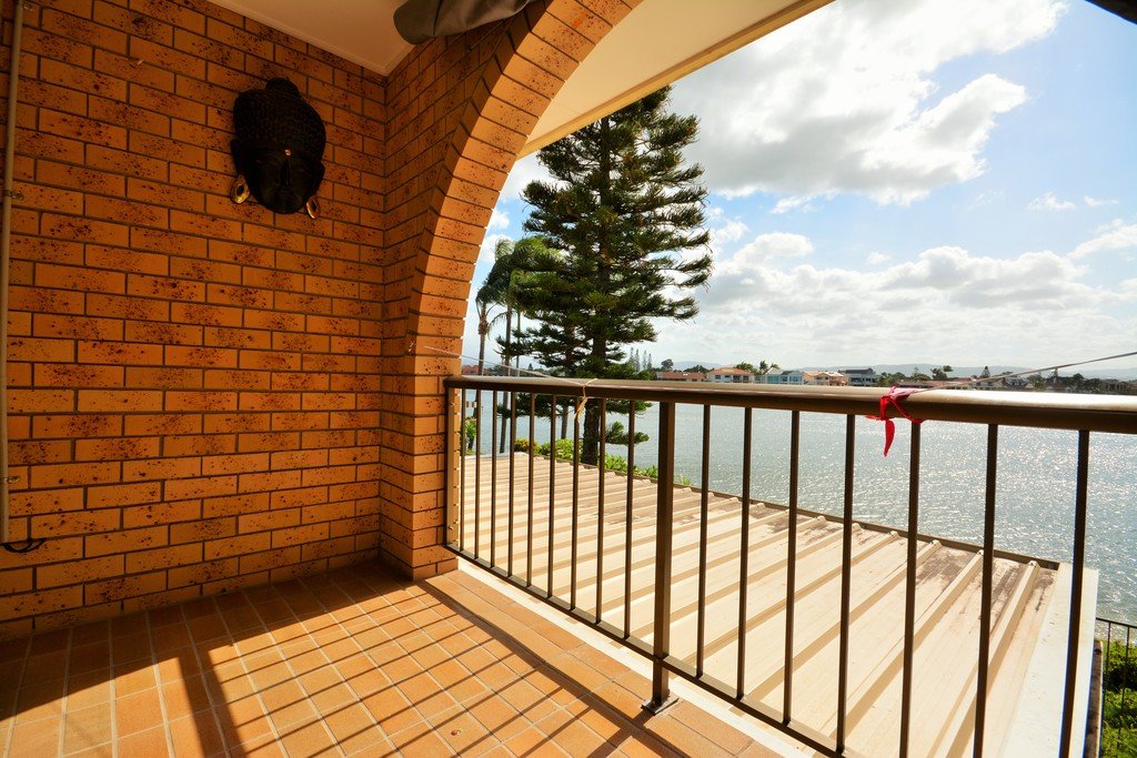 4/43 Duet Drive MERMAID WATERS 10