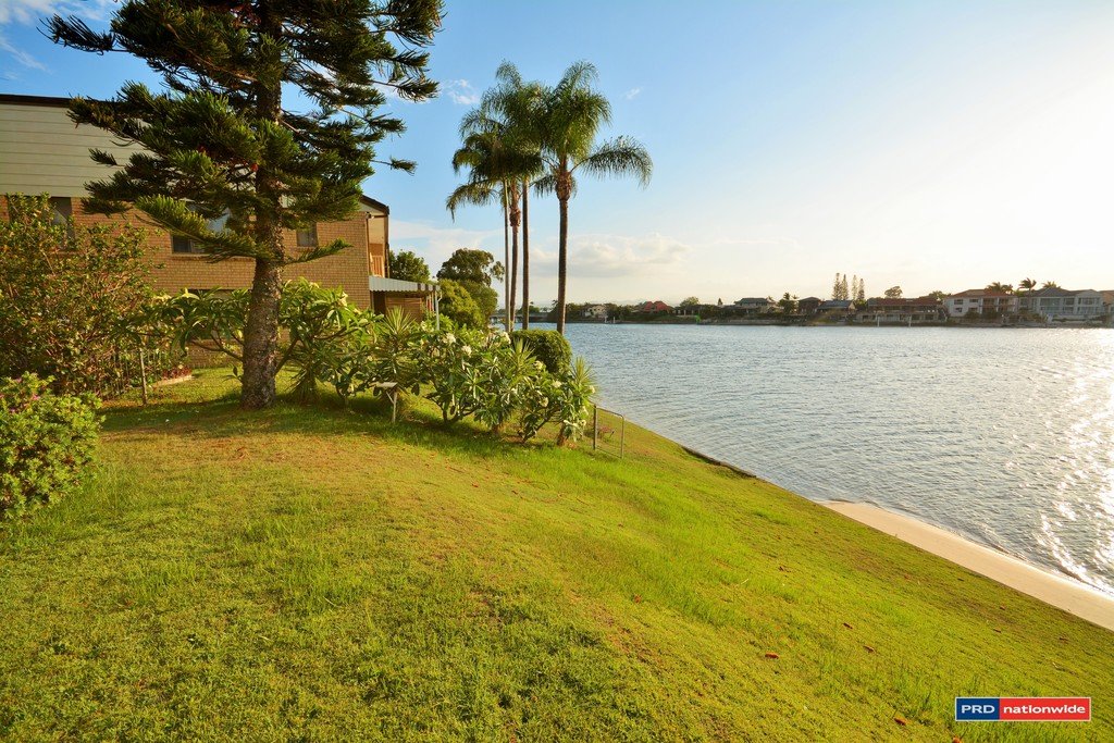 4/43 Duet Drive MERMAID WATERS 12