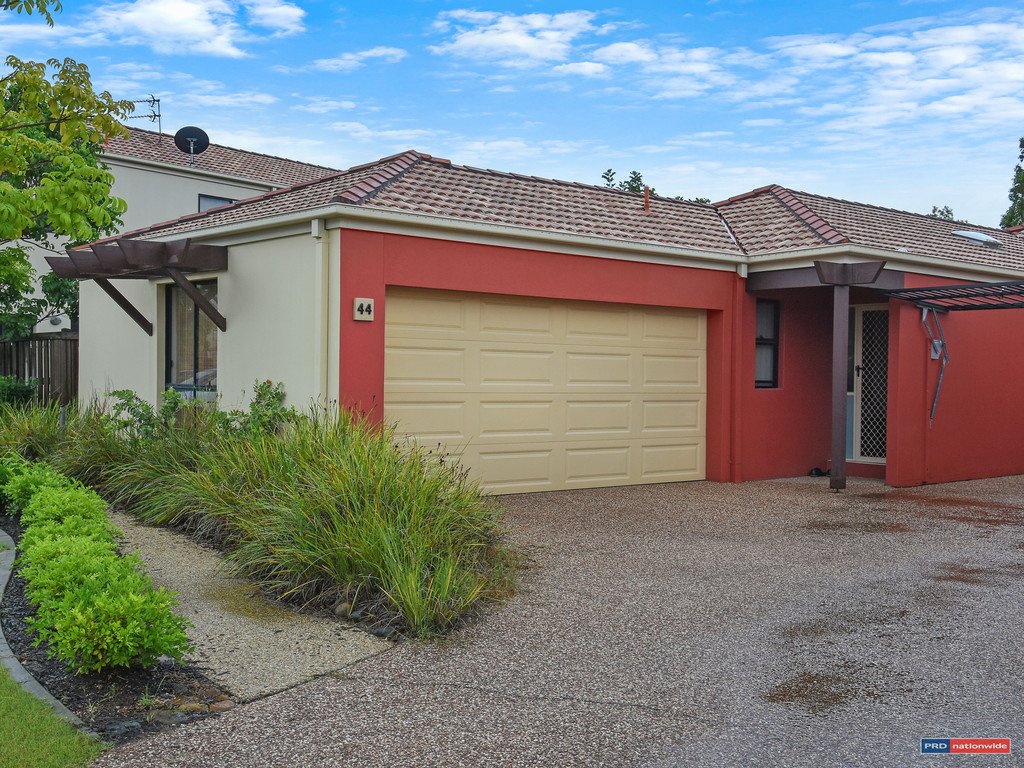 44/302 Christine Avenue VARSITY LAKES 2