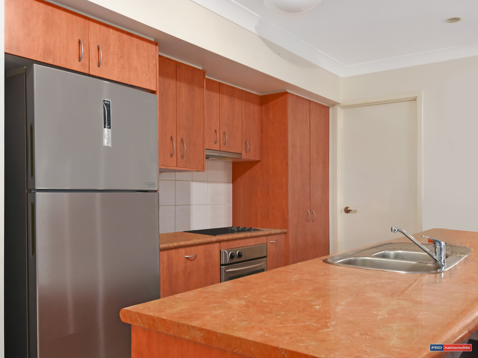 44/302 Christine Avenue VARSITY LAKES 3