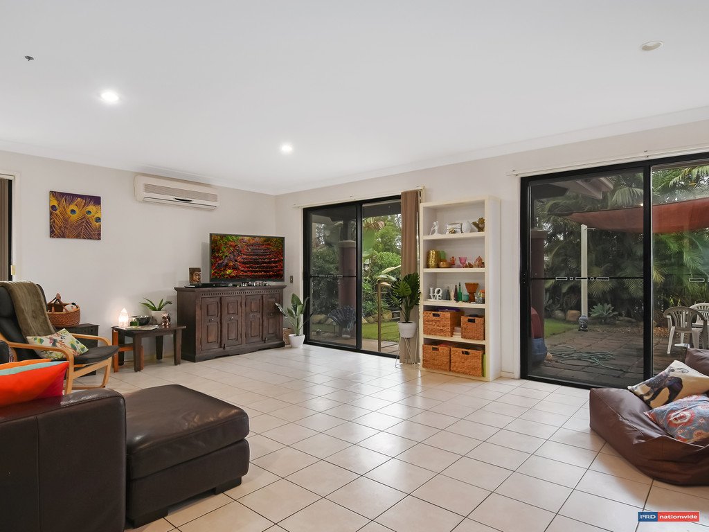 44/302 Christine Avenue VARSITY LAKES 4