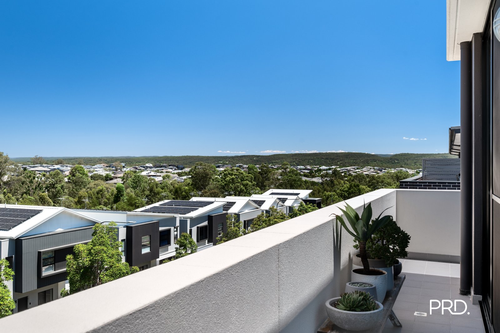 44/37 Bradley Street Glenmore Park 4