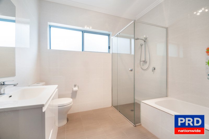 4/44 Cummins  UNANDERRA 4