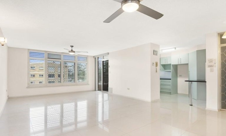 4/44 The Esplanade BURLEIGH HEADS 4