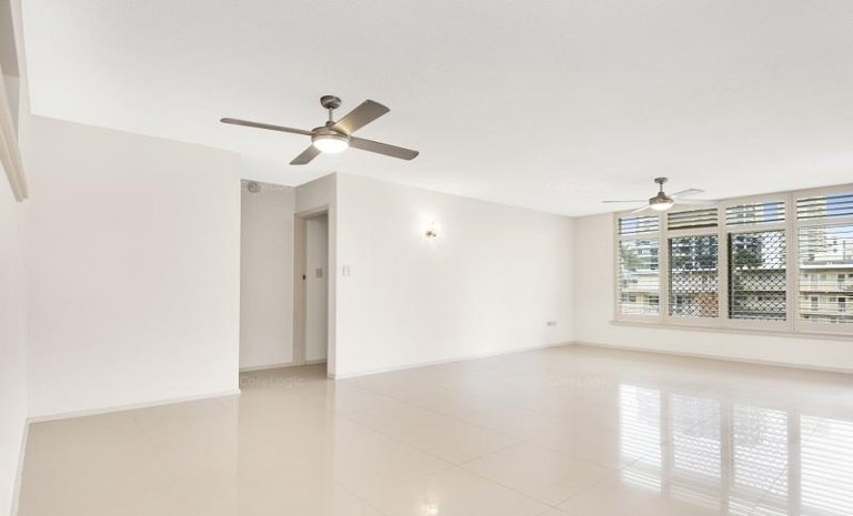 4/44 The Esplanade BURLEIGH HEADS 5