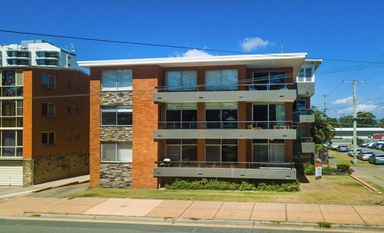 4/44 The Esplanade BURLEIGH HEADS 10