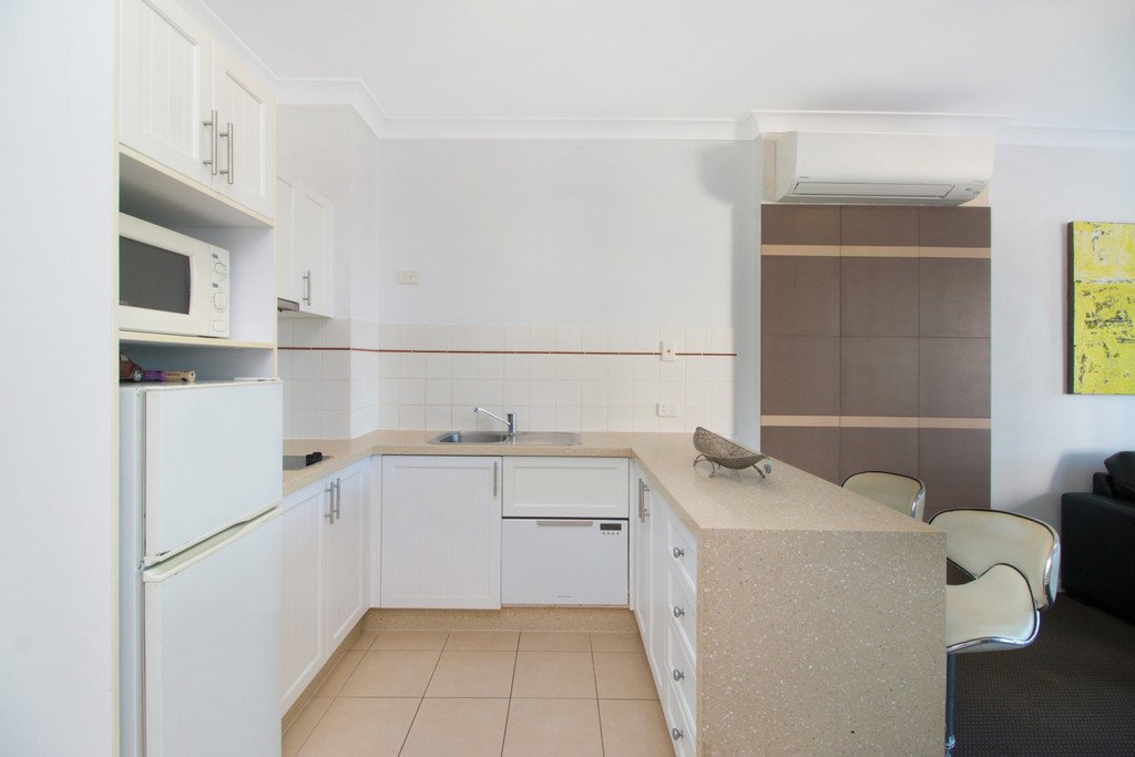 444/99 Griffith Street COOLANGATTA 3