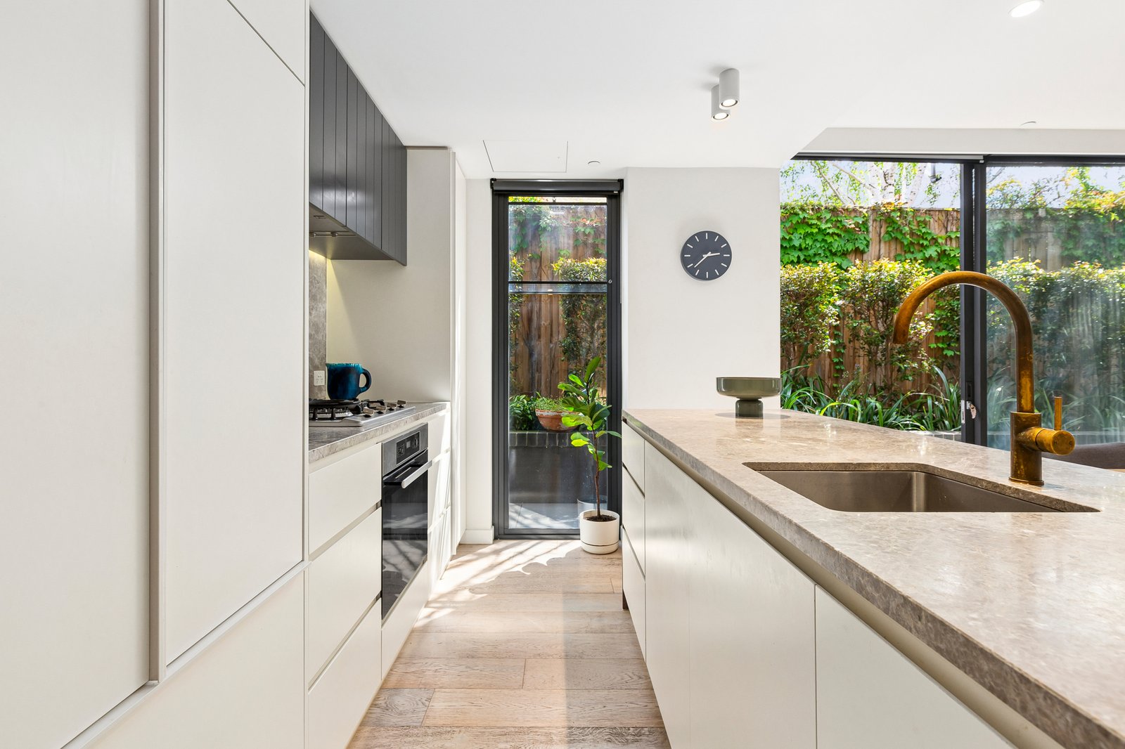 Gallery: 4/45 Orrong Road