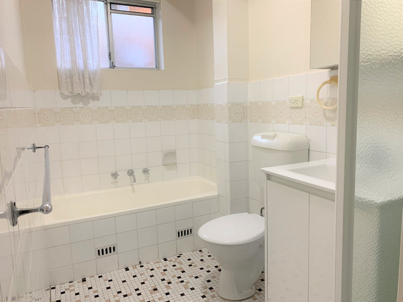 4/45 Station Street MORTDALE 6