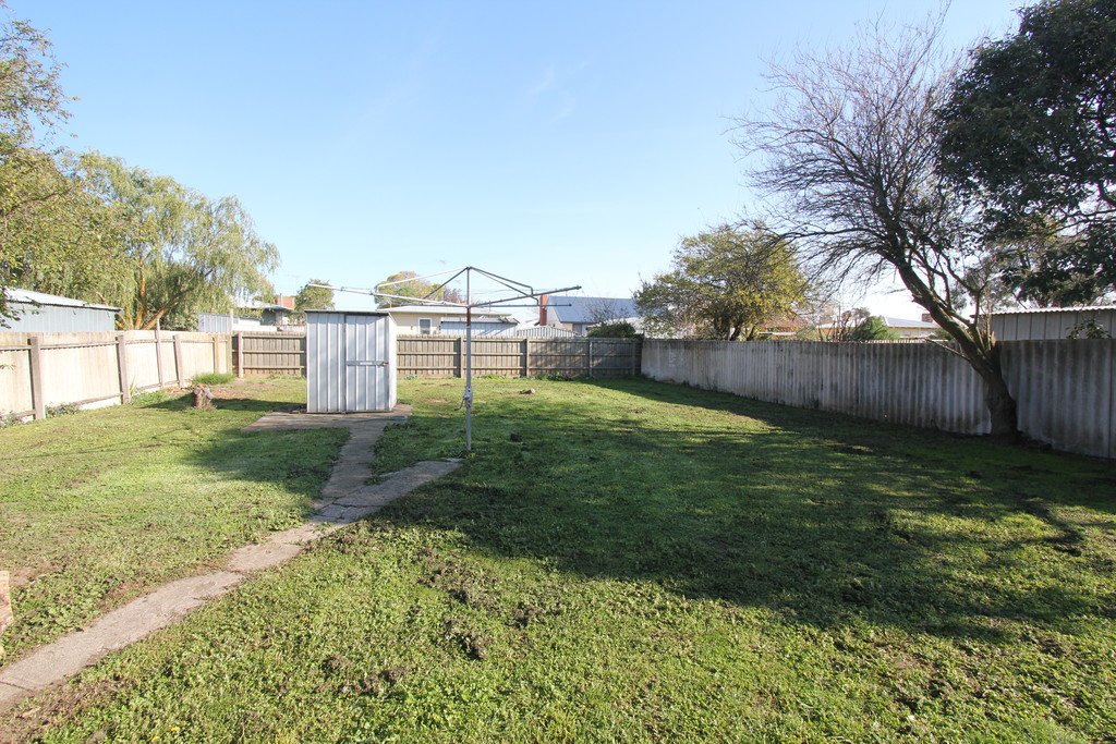 447 Gillies Street WENDOUREE 9