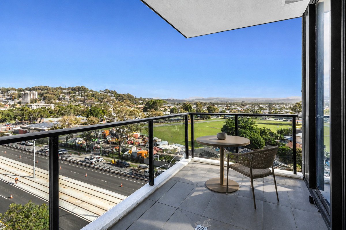44/72 The Esplanade Burleigh Heads 2