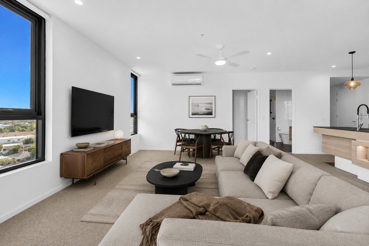 44/72 The Esplanade Burleigh Heads 3