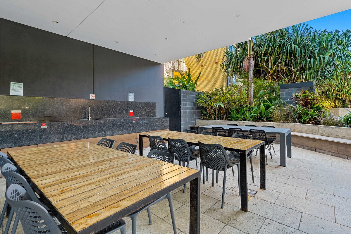 44/72 The Esplanade Burleigh Heads 11