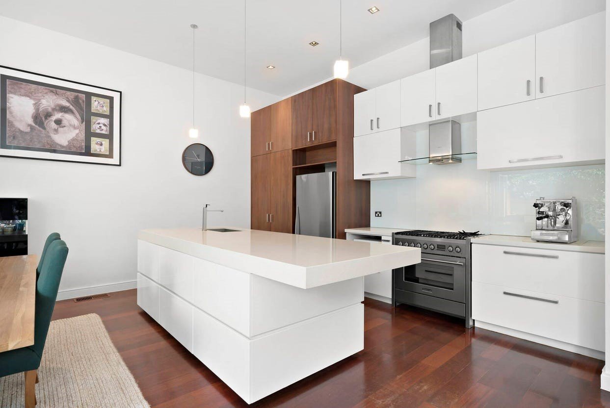 Gallery: 447A Balcombe Road