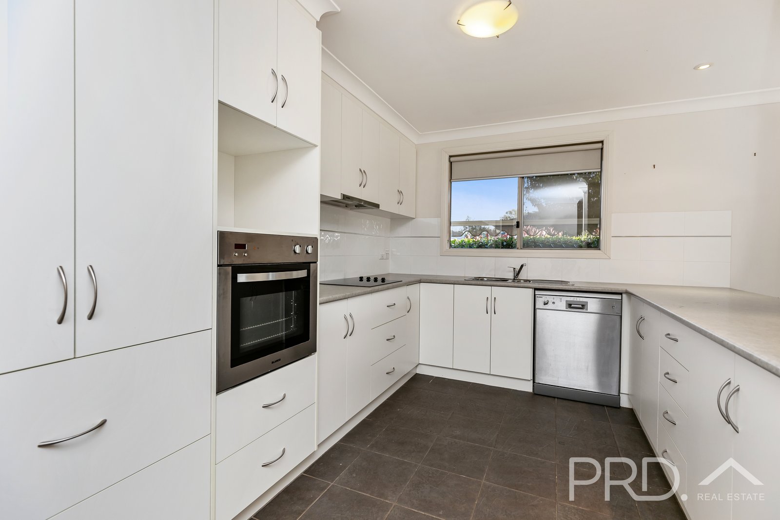 44/84 Currawong Road TUMUT 9