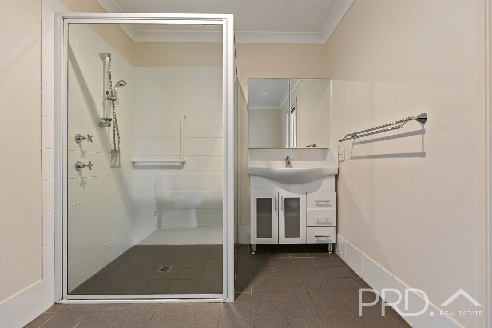 44/84 Currawong Road TUMUT 13
