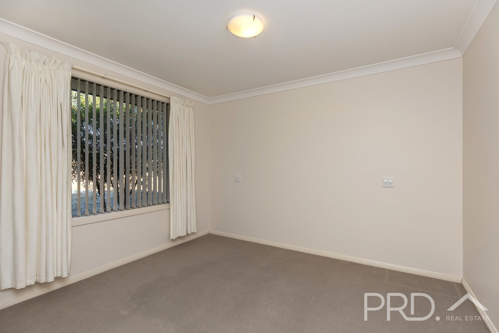 44/84 Currawong Road TUMUT 17