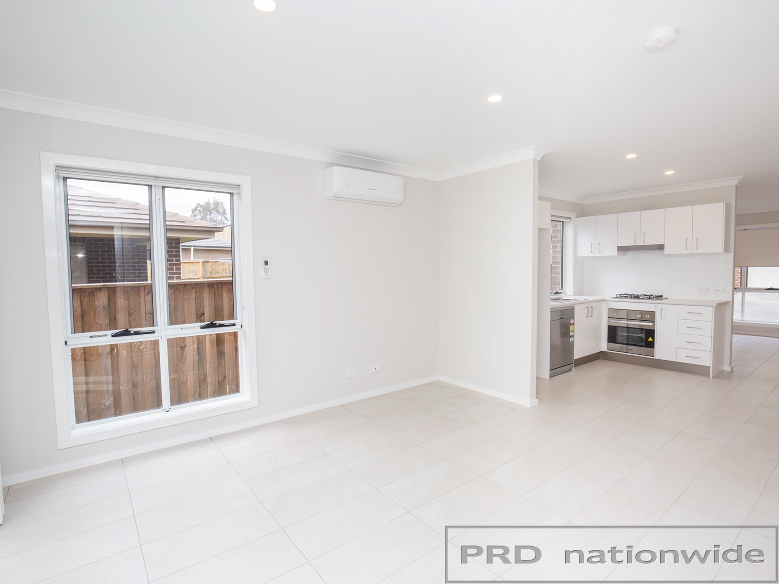 4/49 Finch Crescent ABERGLASSLYN 3