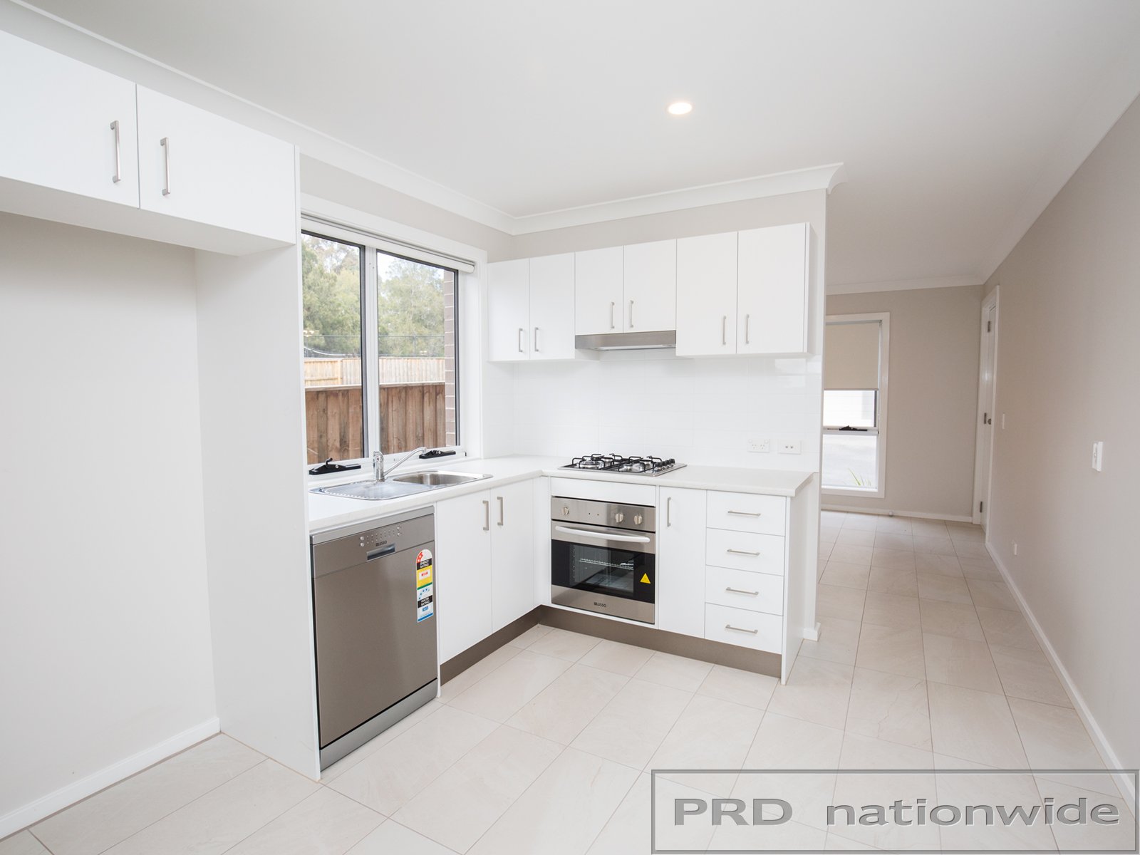 4/49 Finch Crescent ABERGLASSLYN 4