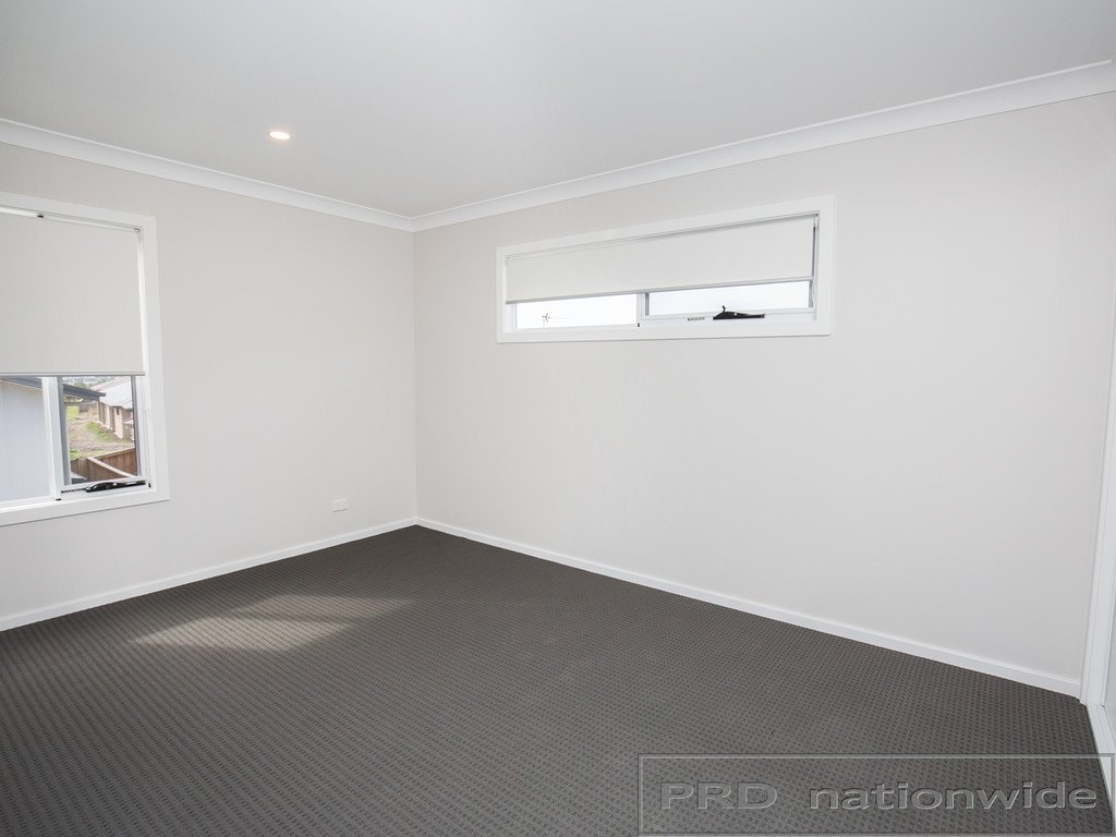 4/49 Finch Crescent ABERGLASSLYN 8