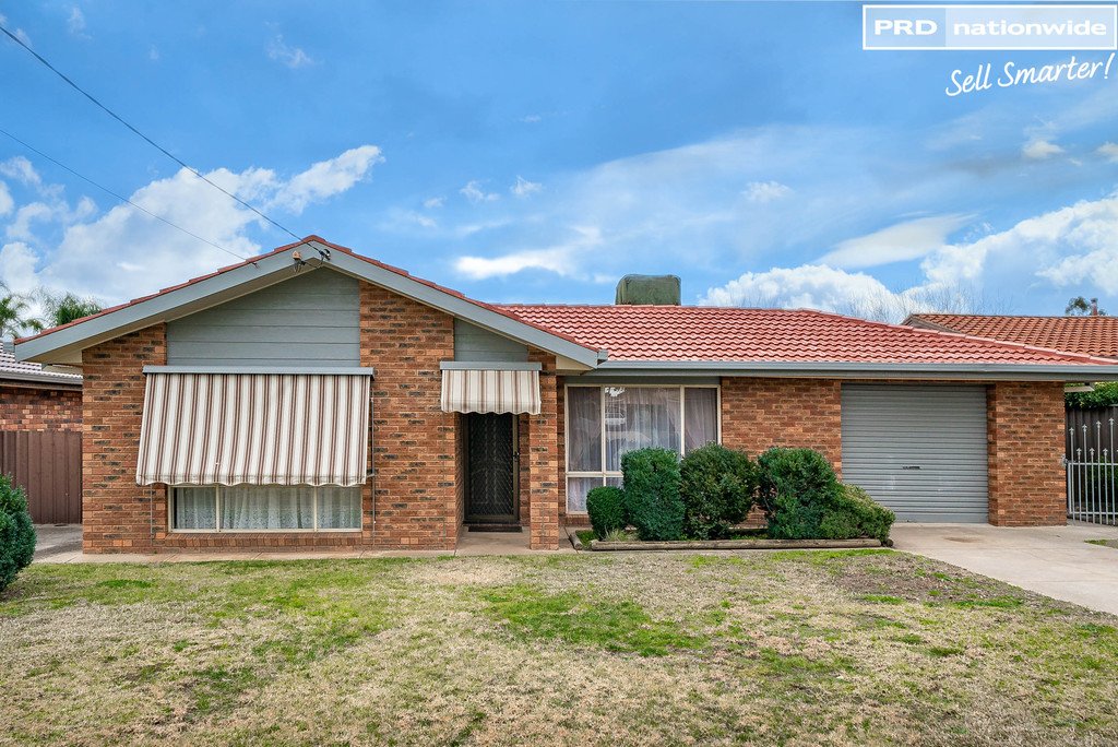 449 Lake Albert Road LAKE ALBERT 1