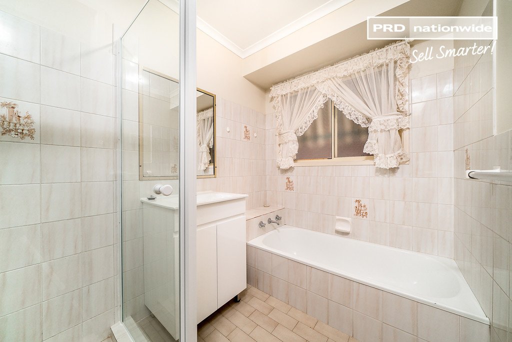 449 Lake Albert Road LAKE ALBERT 9
