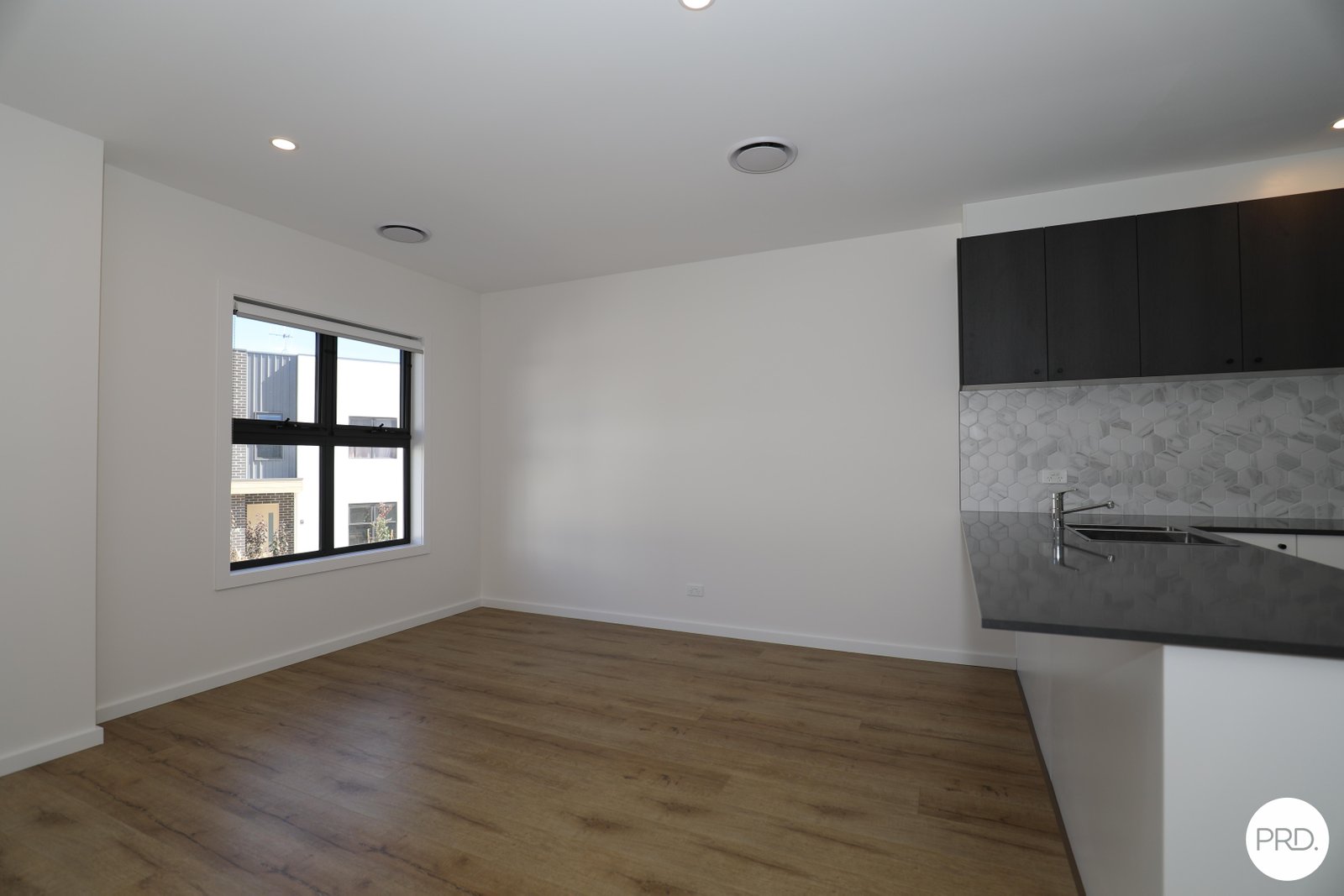 44/9 Thynne Street BRUCE 34