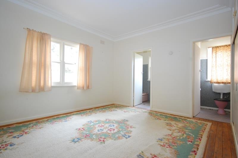 44b Green Street LOCKHART 5