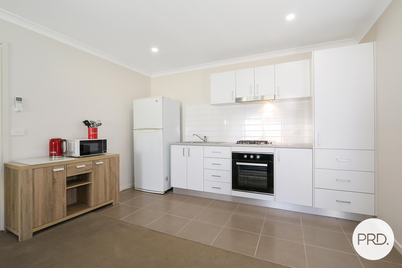 44B Royce Crescent LAVINGTON 2