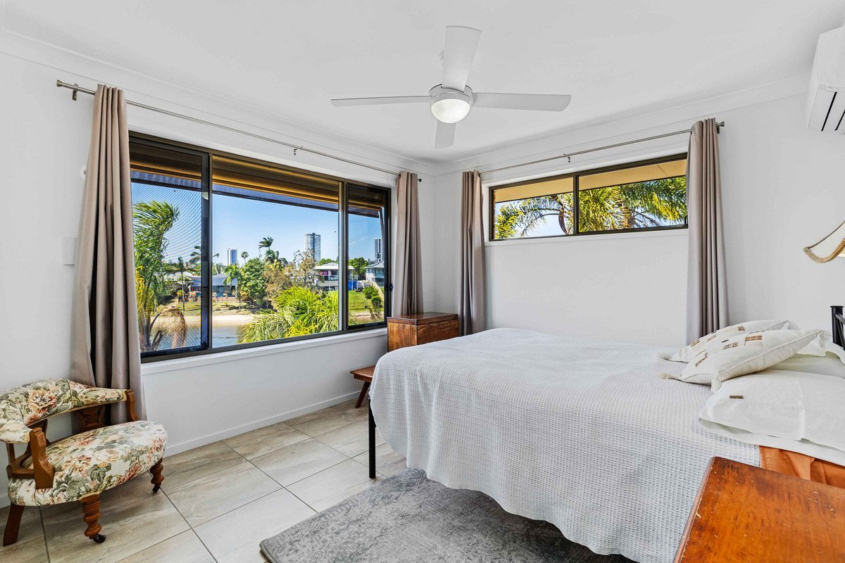 4/5 Barbet Place Burleigh Waters 7