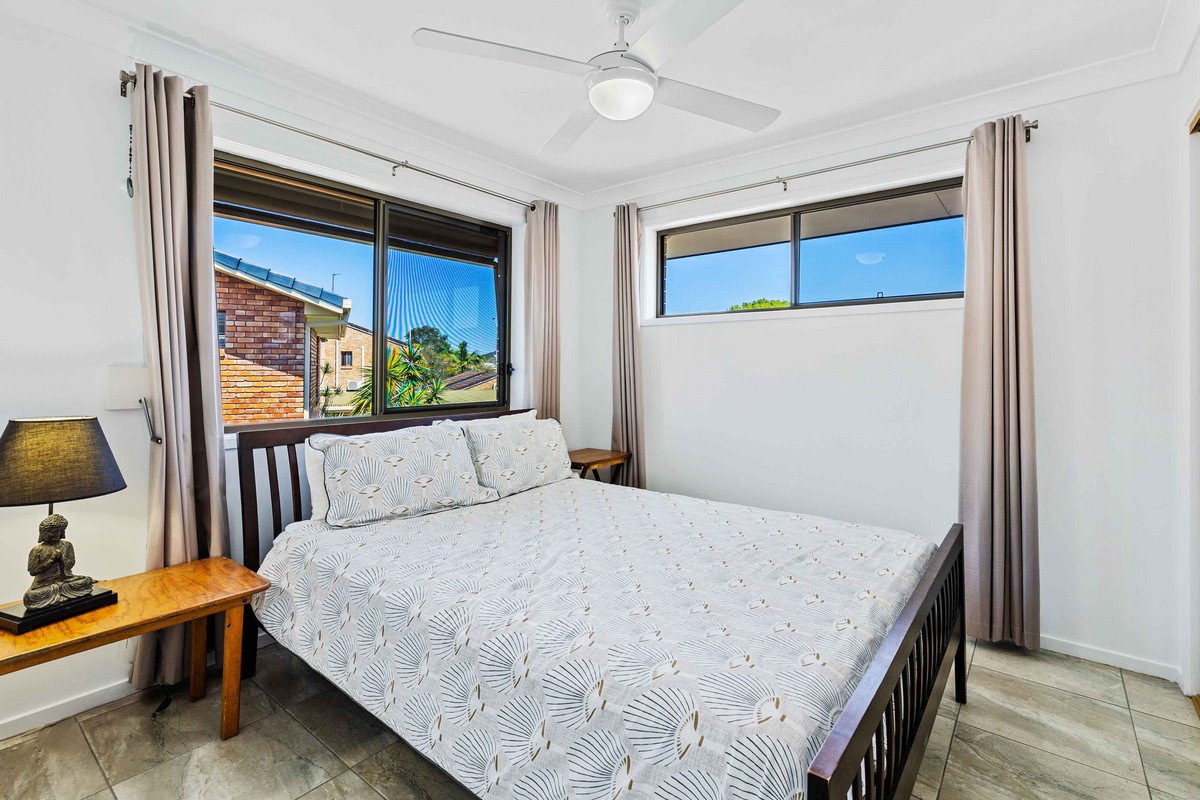 4/5 Barbet Place Burleigh Waters 9