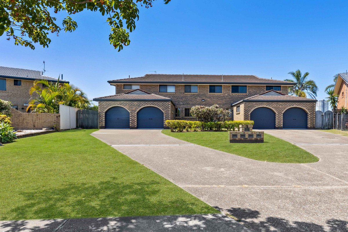 4/5 Barbet Place Burleigh Waters 13