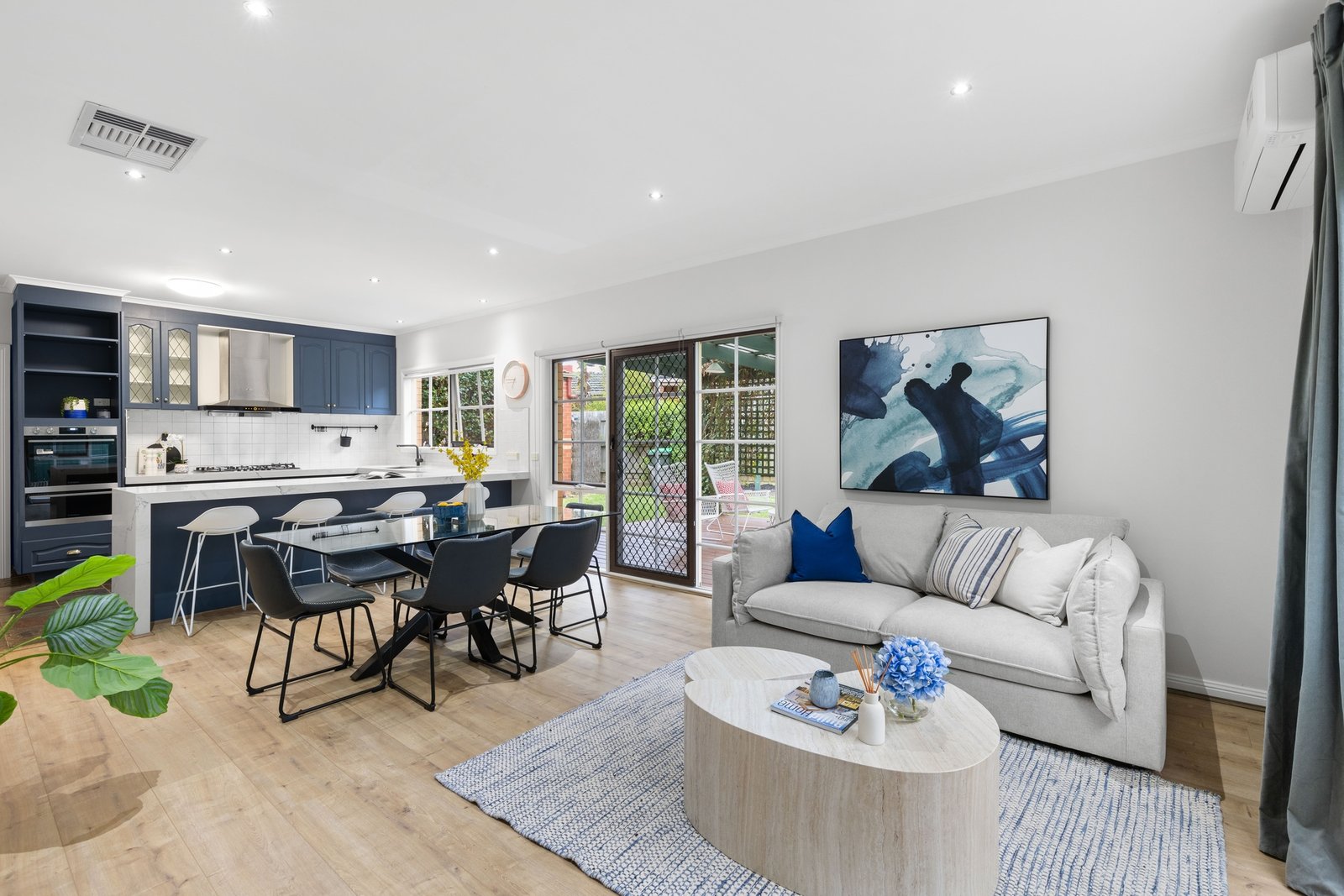 Gallery: 45 Bond Avenue