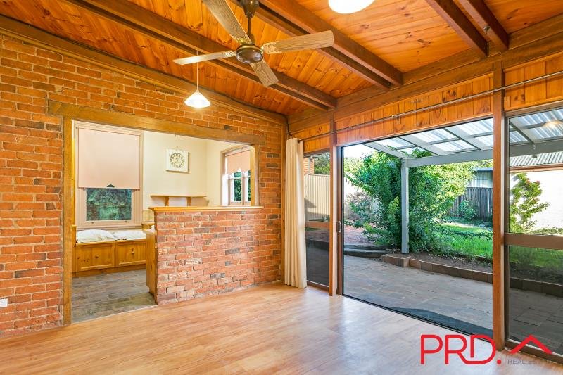 45 Bourke Street TAMWORTH 4