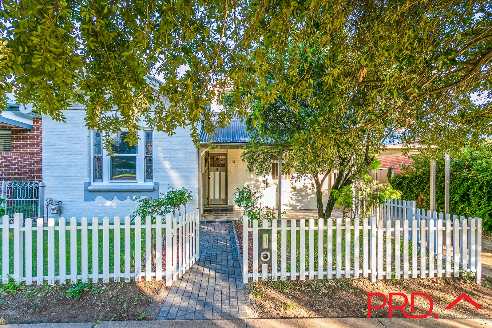 45 Bourke Street TAMWORTH 7