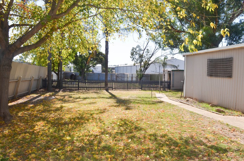 45 Copland Street WAGGA WAGGA 8