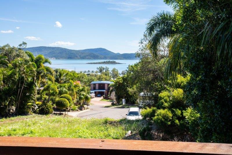 45 Eshelby Drive CANNONVALE 2