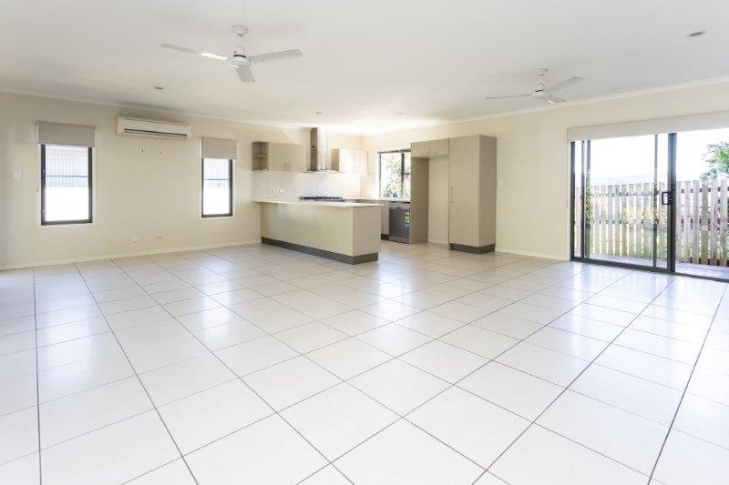 45 Eshelby Drive CANNONVALE 3