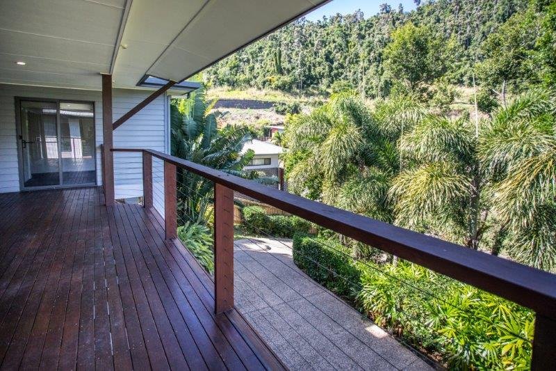 45 Eshelby Drive CANNONVALE 4