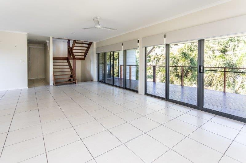 45 Eshelby Drive CANNONVALE 9