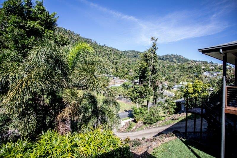 45 Eshelby Drive CANNONVALE 11