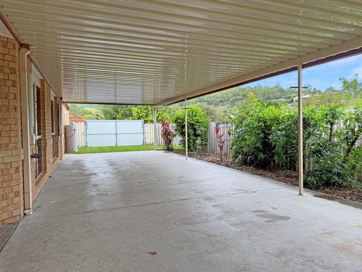 45 Feathertop Crescent Pacific Pines 5