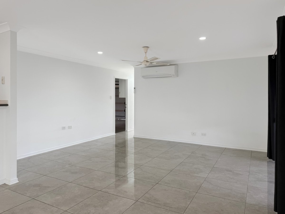 45 Feathertop Crescent Pacific Pines 6