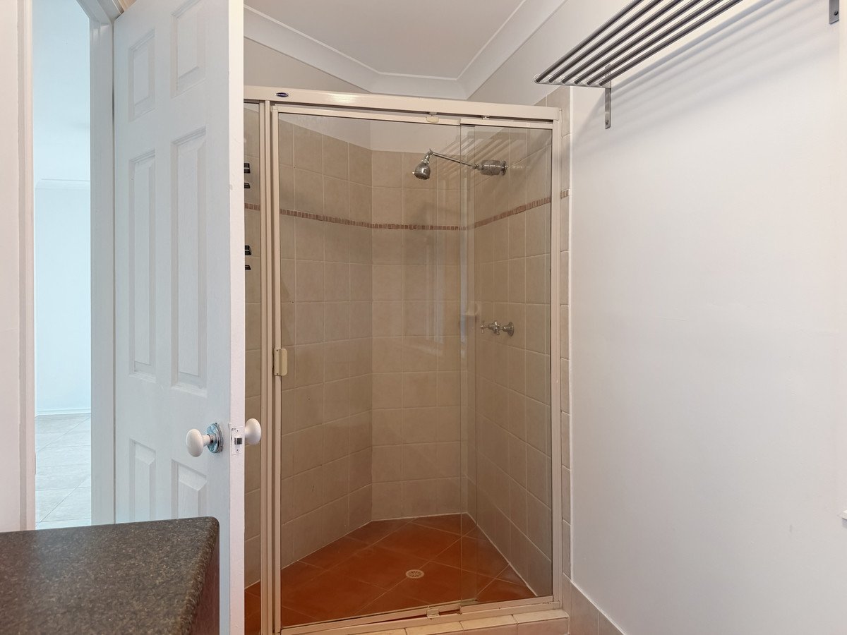 45 Feathertop Crescent Pacific Pines 8